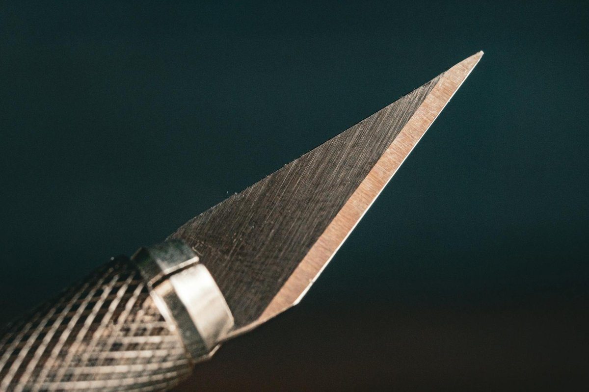 Hikari Scissors: The Convex Edge Patent Holders Who Limit Production to 1,000 Per Month